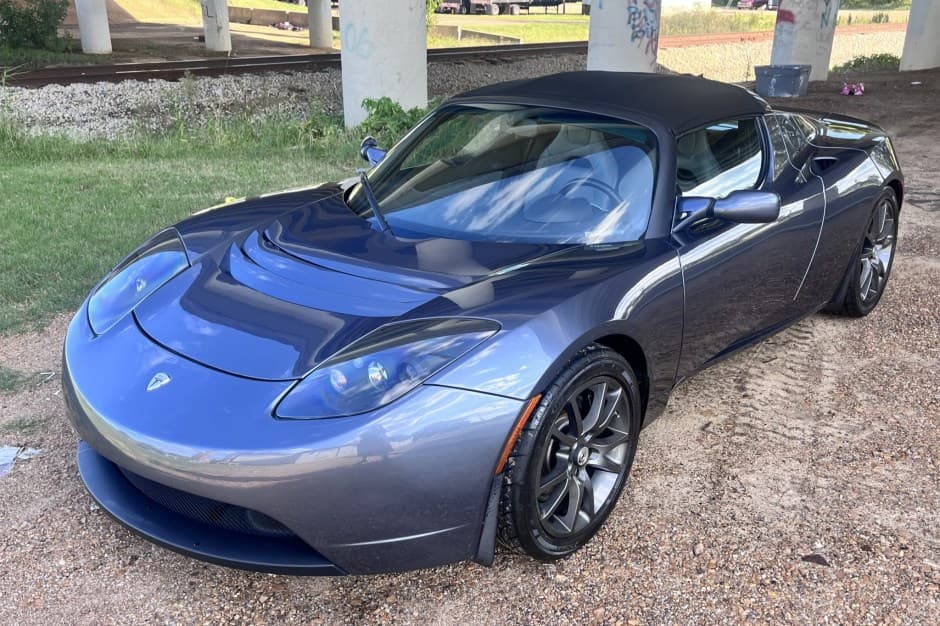 2008 Tesla Roadster sold for $61,551