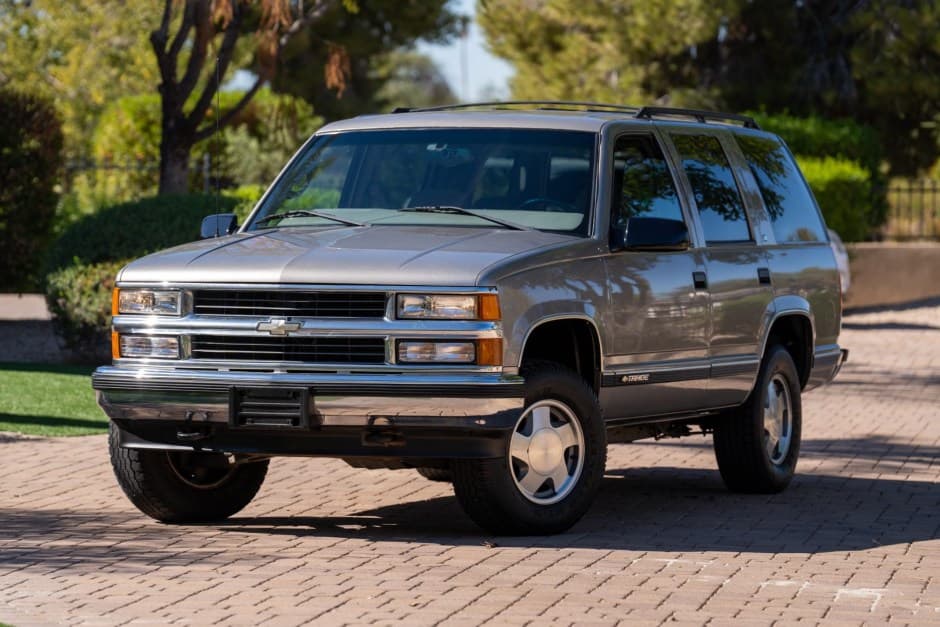 1999 Chevrolet Tahoe GMT400 sold for $13,000