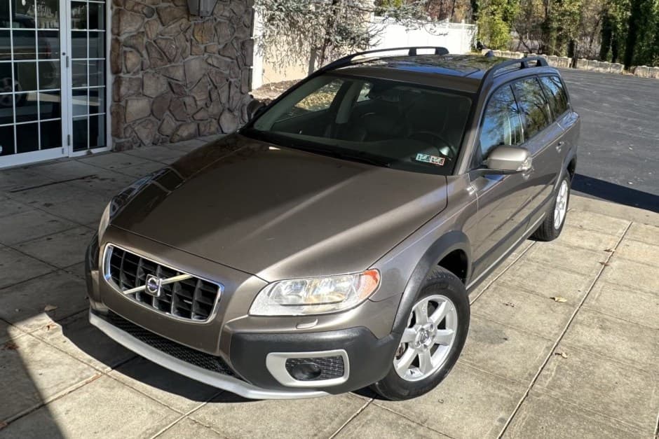 2009 Volvo XC70 sold for $13,250