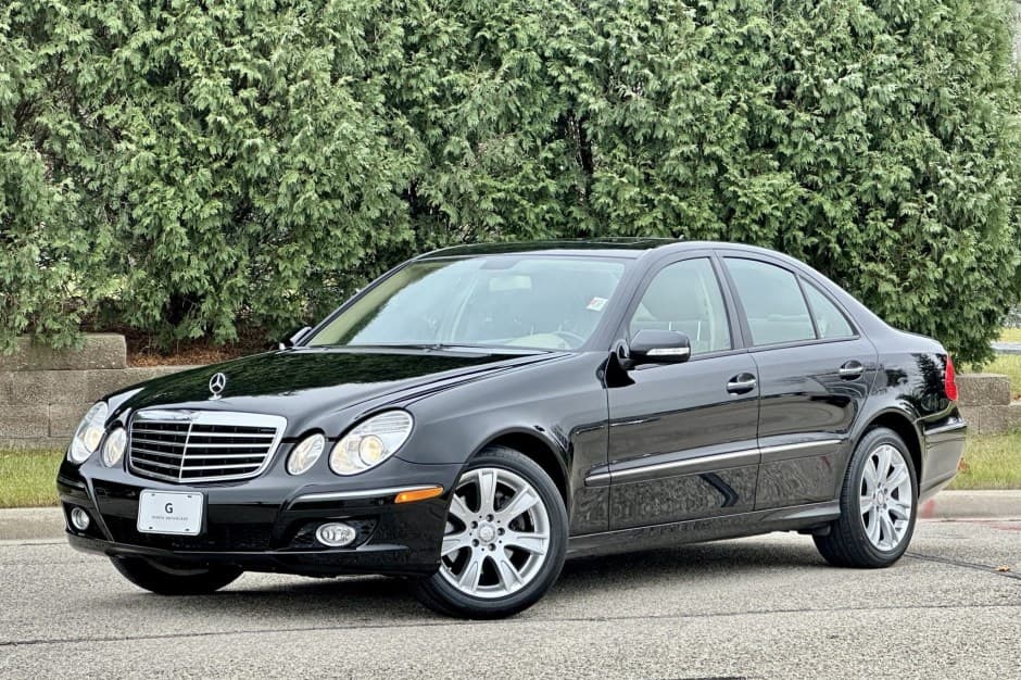 2009 Mercedes-Benz W211 E-Class sold for $19,000