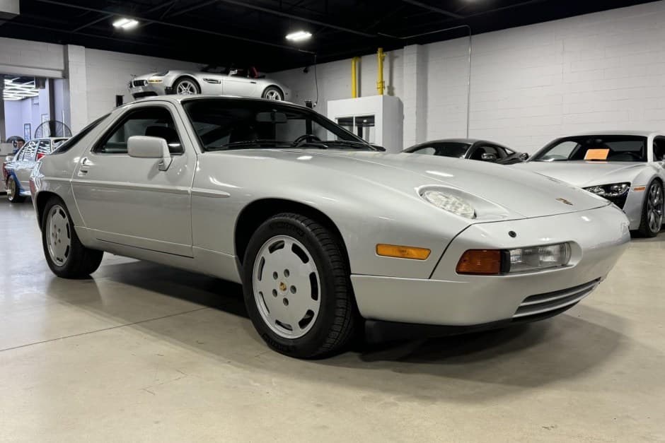 1988 Porsche 928 sold for $21,500