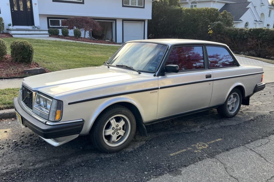 1984 Volvo 240 sold for $11,250