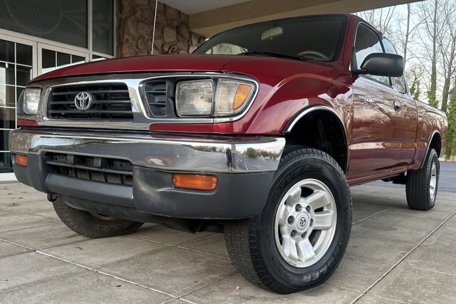 1997 Toyota Tacoma (N1X0 1995-2005) sold for $18,500