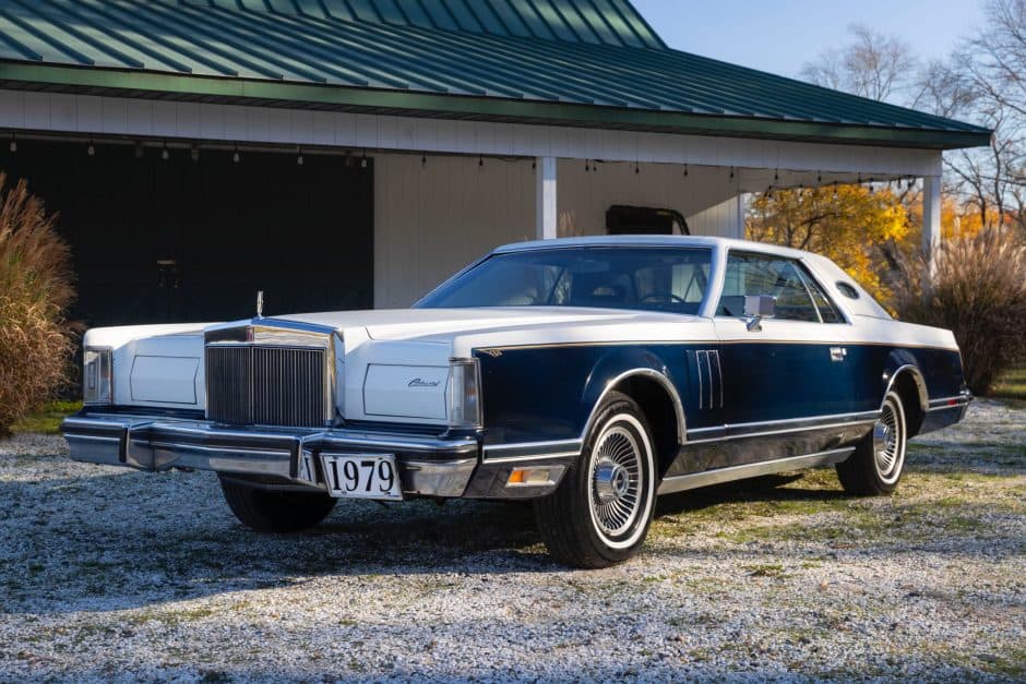 1979 Lincoln Continental Mark V (1977-1979) sold for $17,079