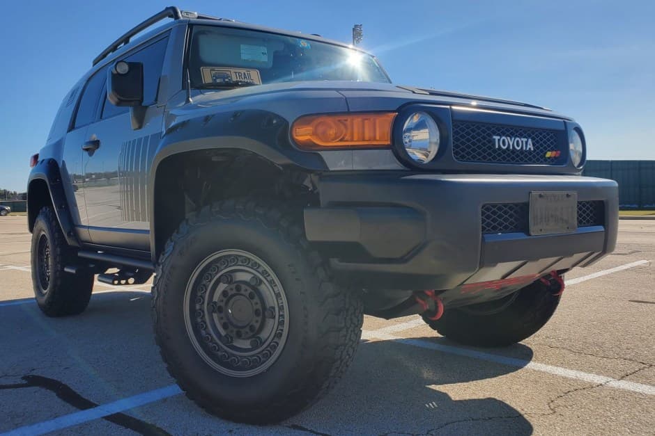 2013 Toyota FJ Cruiser sold for $35,750