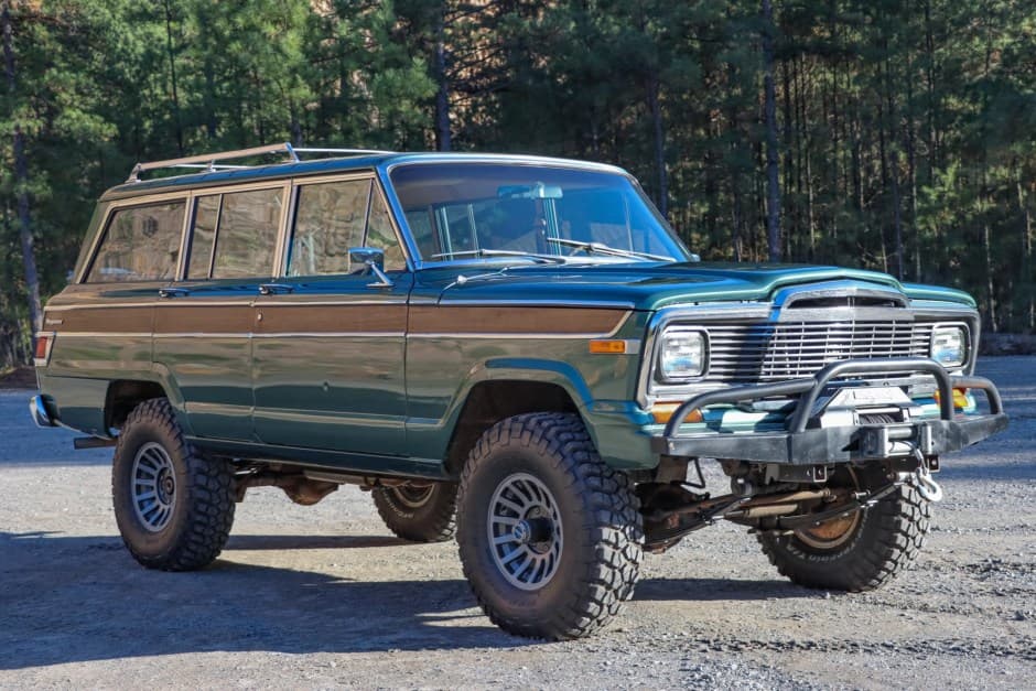 1979 Jeep SJ Wagoneer sold for $23,000