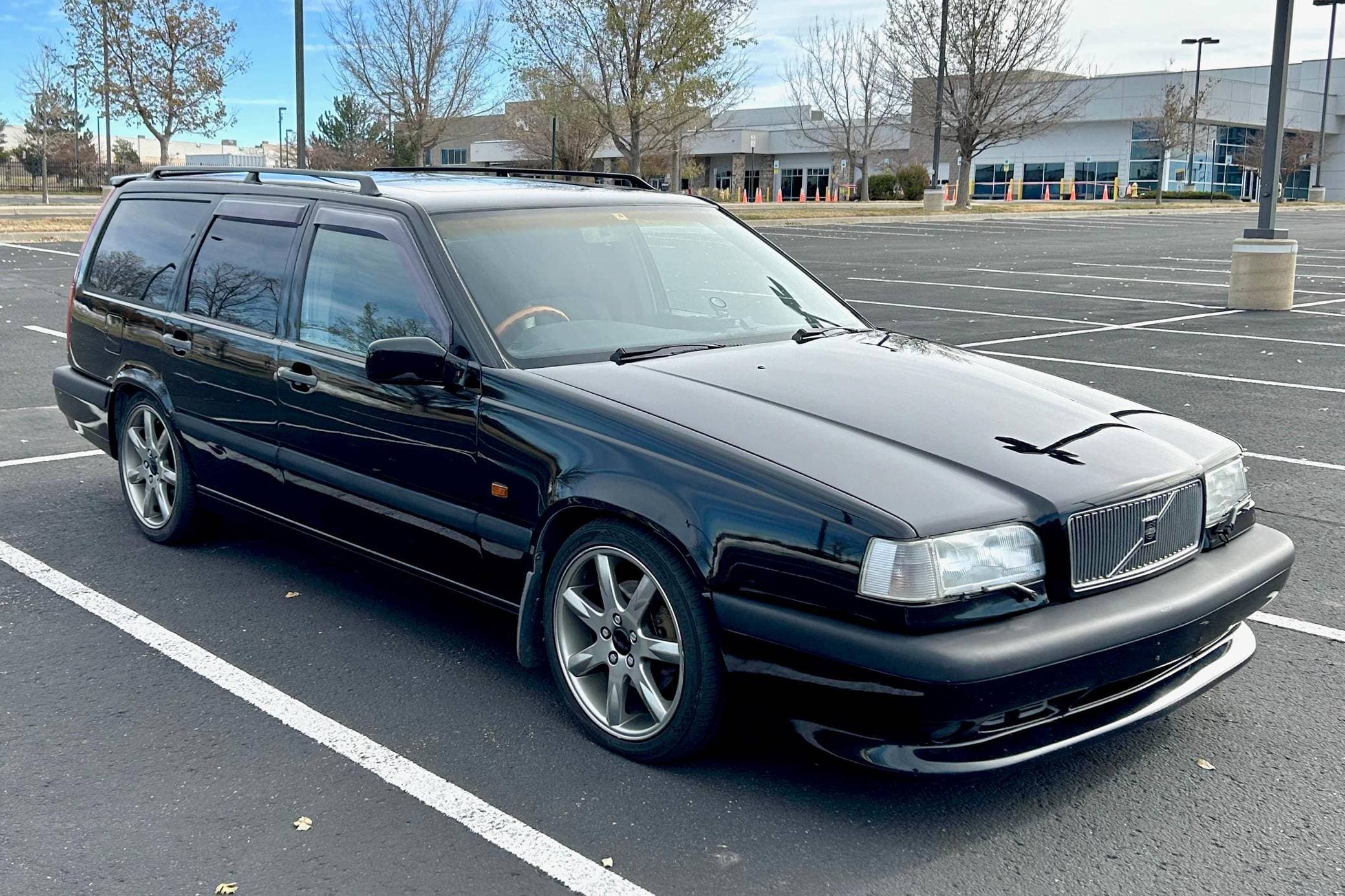 1996 Volvo 850 sold for $9,000