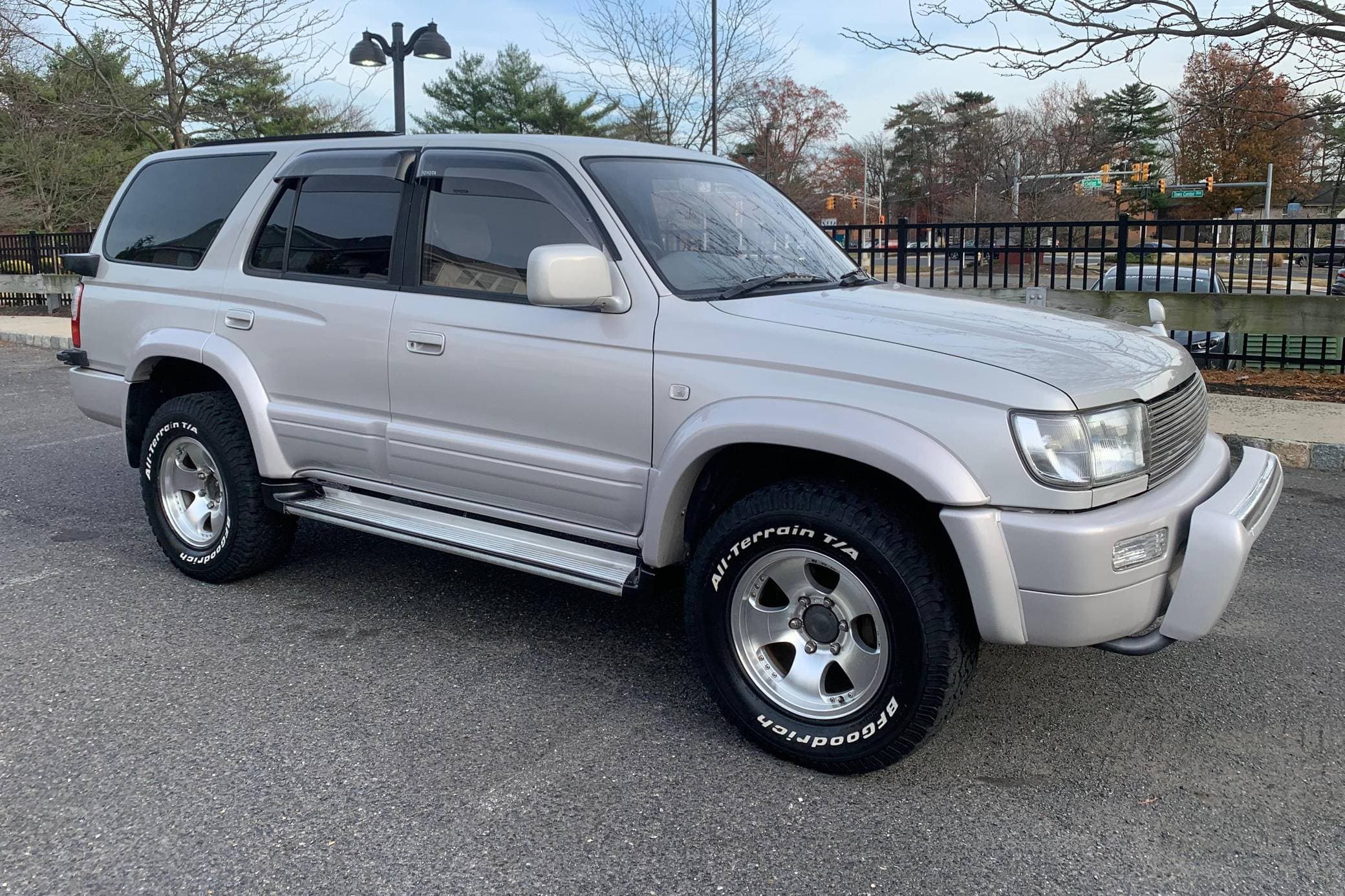 1997 Toyota Hilux sold for $14,400