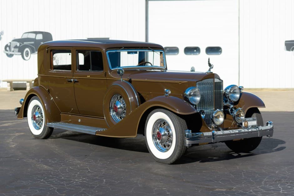 1933 Packard Twelve sold for $111,000