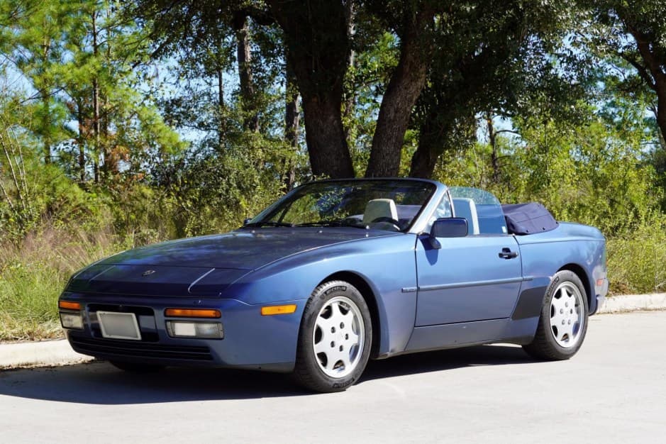 1990 Porsche 944 sold for $12,600
