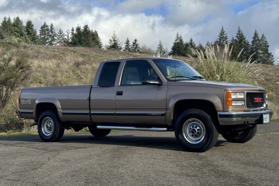 1997 GMC Sierra (GMT400 1988-2002) sold for $26,550