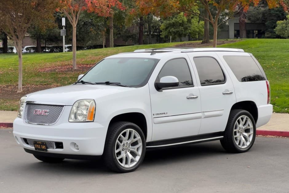 2008 GMC Yukon GMT900 sold for $9,850