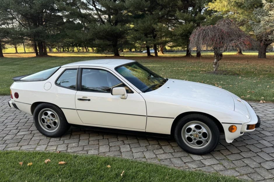 1987 Porsche 924 sold for $10,000