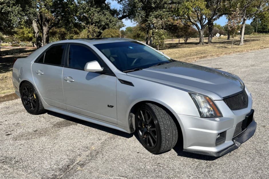 2013 Cadillac CTS & CTS-V sold for $33,000