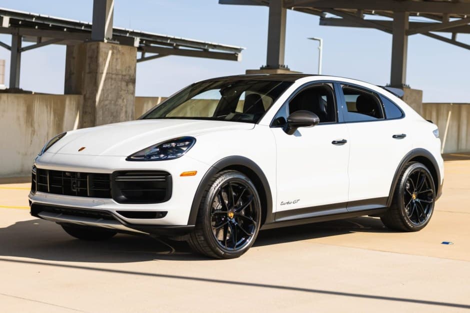 2022 Porsche 9Y0/9Y3 Cayenne (2019-) sold for $162,000