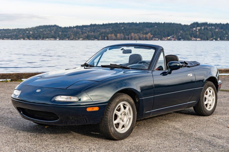 1997 Mazda NA MX-5 Miata sold for $7,700