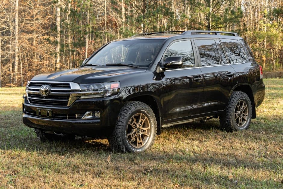 2021 Toyota Land Cruiser 200-Series sold for $96,000