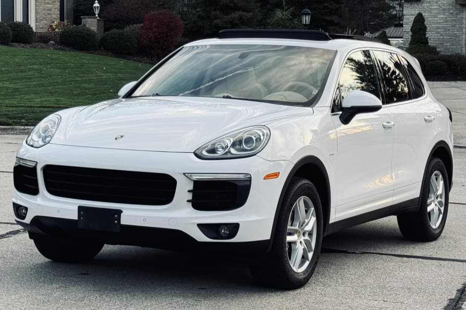 2016 Porsche 958 Cayenne (2011-2018) sold for $46,500