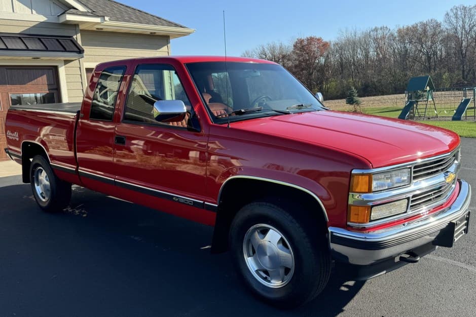 1994 Chevrolet C/K GMT400 (1988-2002) sold for $14,500