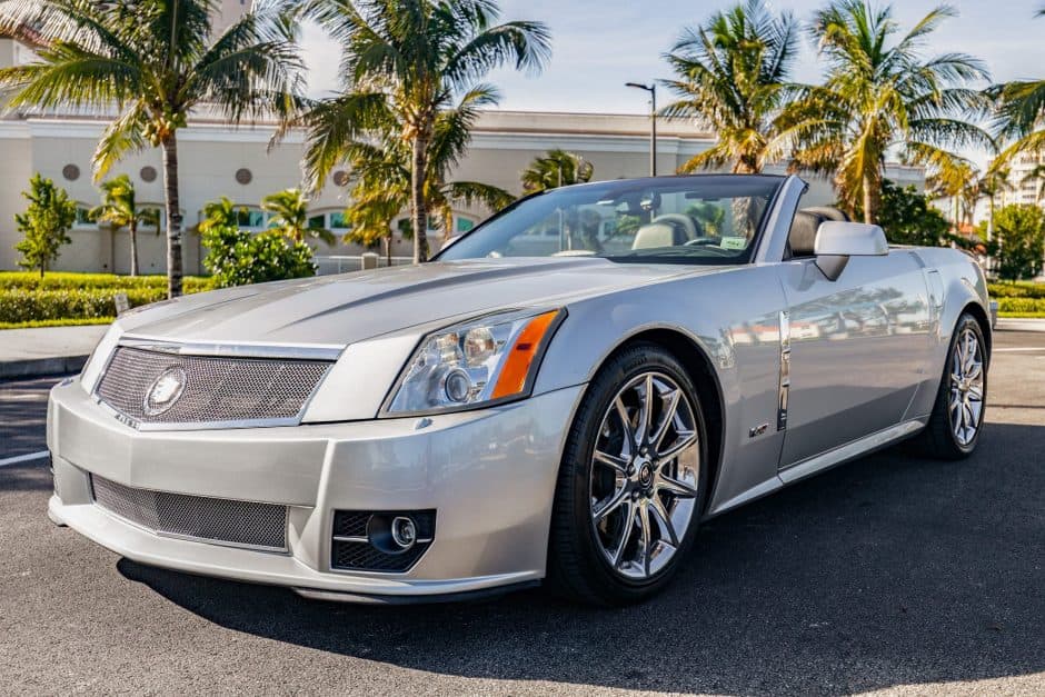 2009 Cadillac XLR sold for $40,250