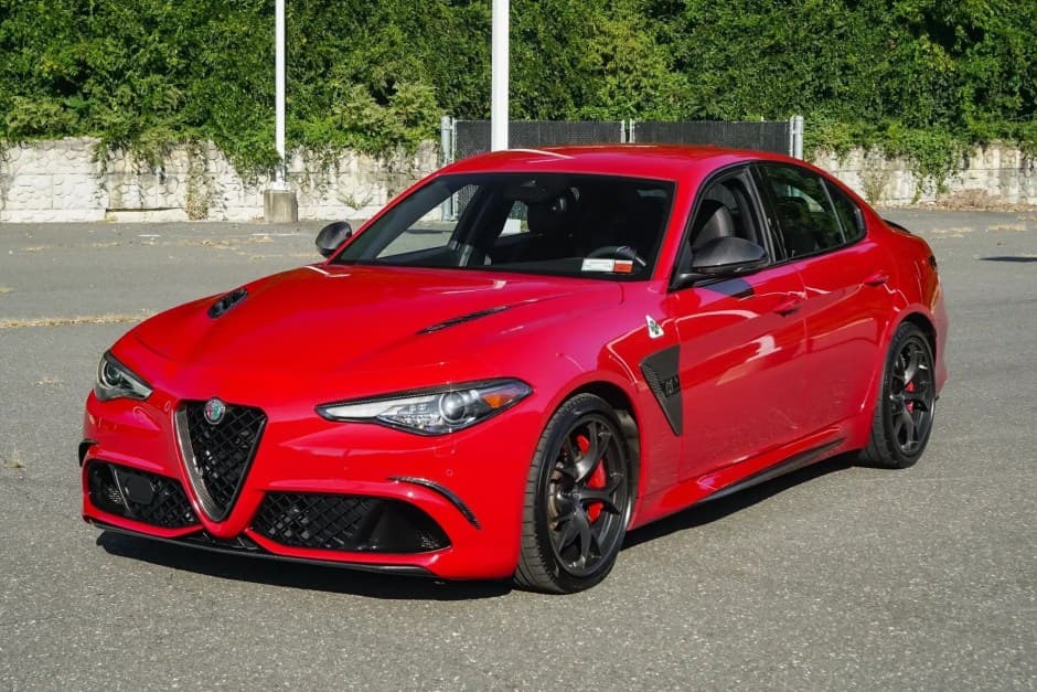 2018 Alfa Romeo 952 Series Giulia sold for $38,000