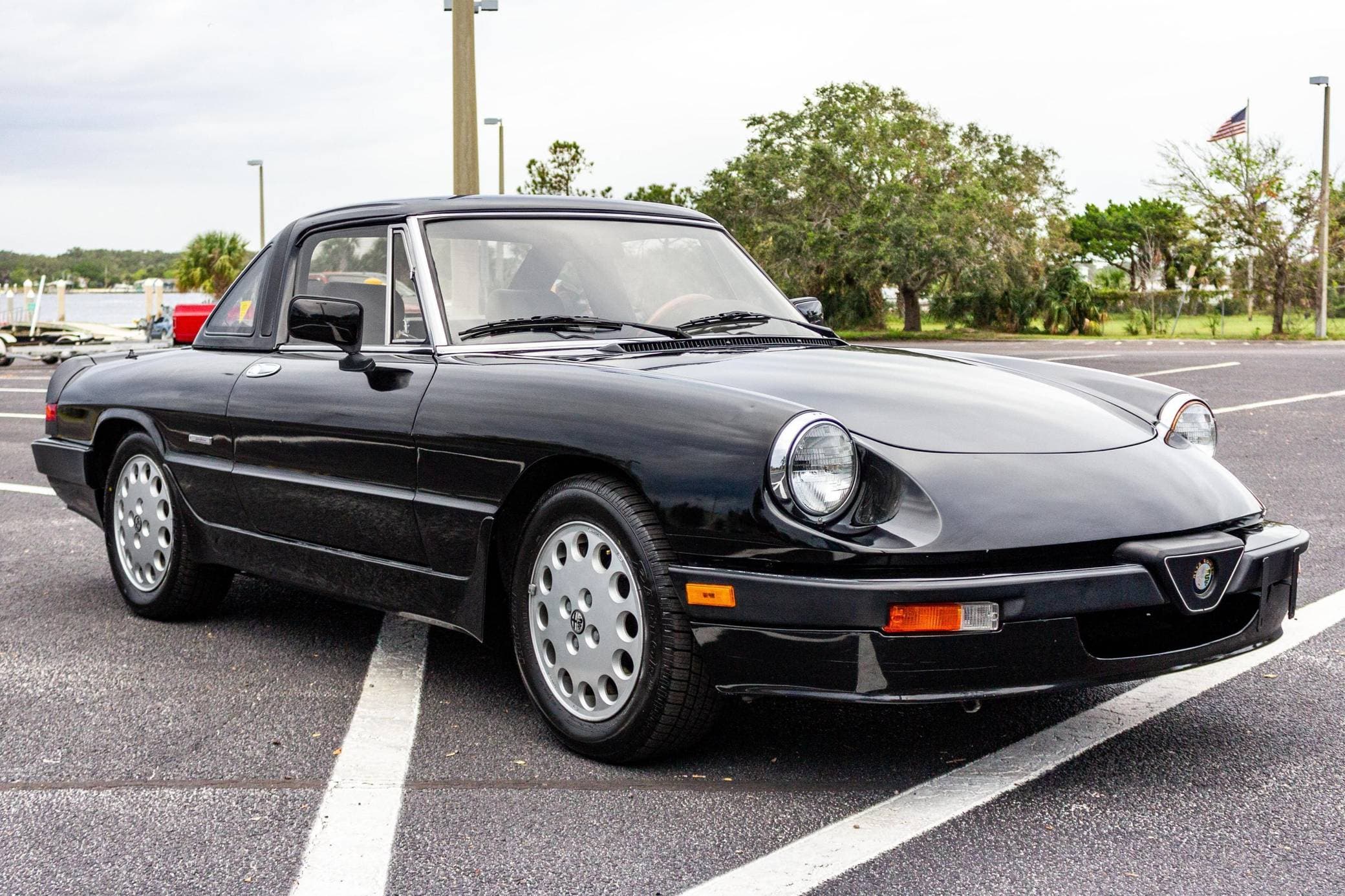 1987 Alfa Romeo Spider sold for $13,100
