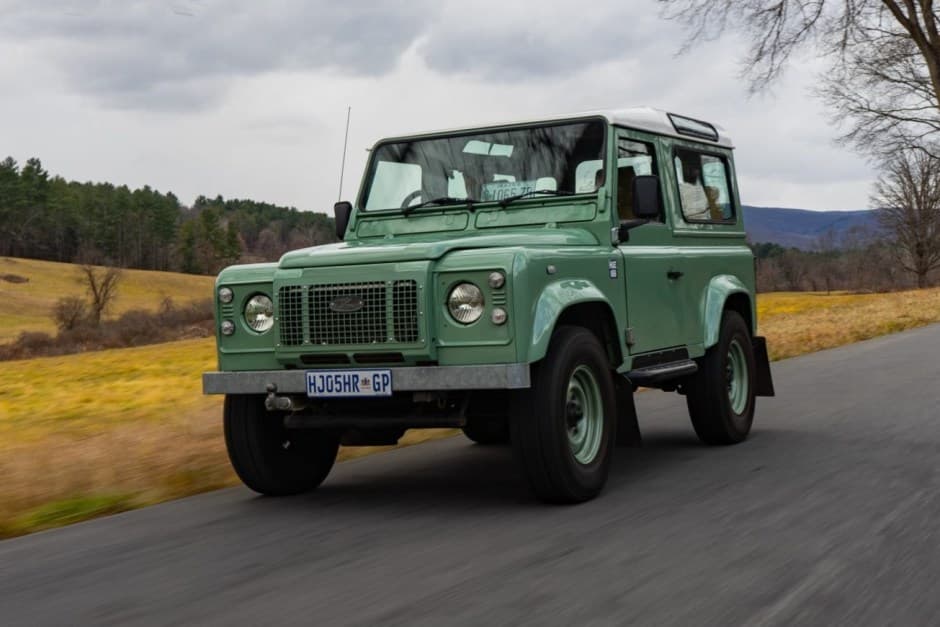 1996 Land Rover 90 / Defender 90 (Euro Spec) sold for $28,000