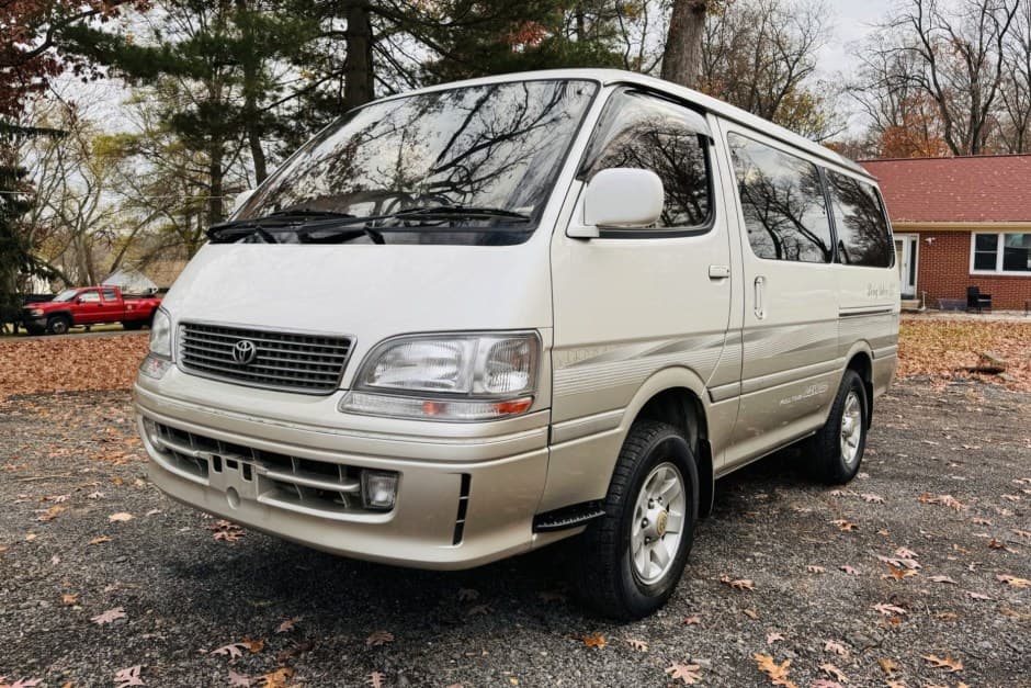 1999 Toyota HiAce sold for $8,400