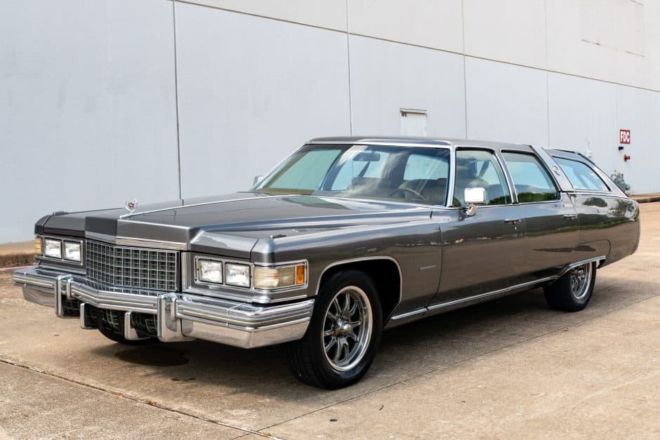 1976 Cadillac Series 75/Fleetwood sold for $22,000
