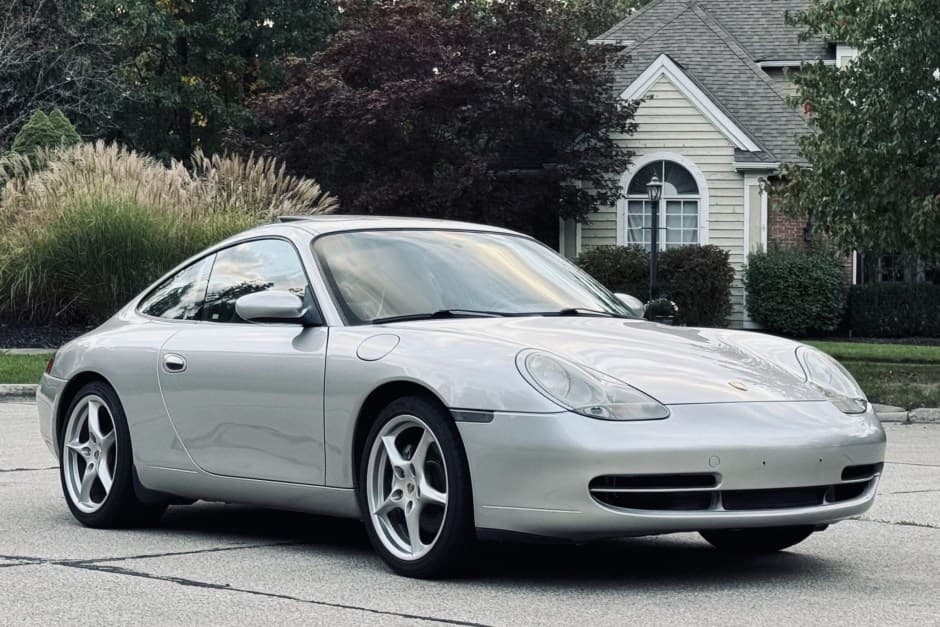 2000 Porsche 996 911 (Non-Turbo/GT2/GT3) sold for $30,150