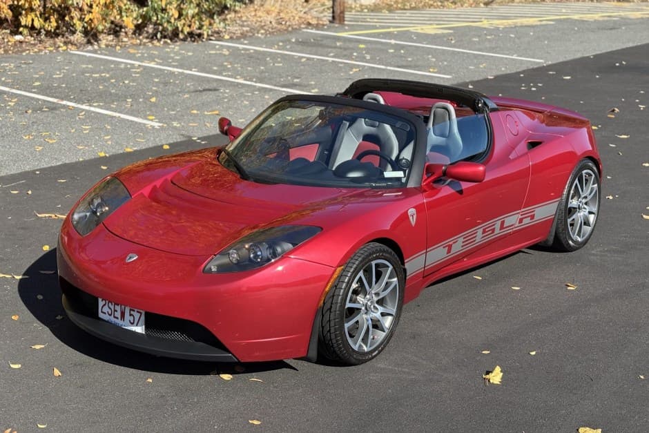 2010 Tesla Roadster sold for $80,500