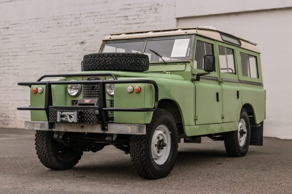 1967 Land Rover Series 109 sold for $19,000