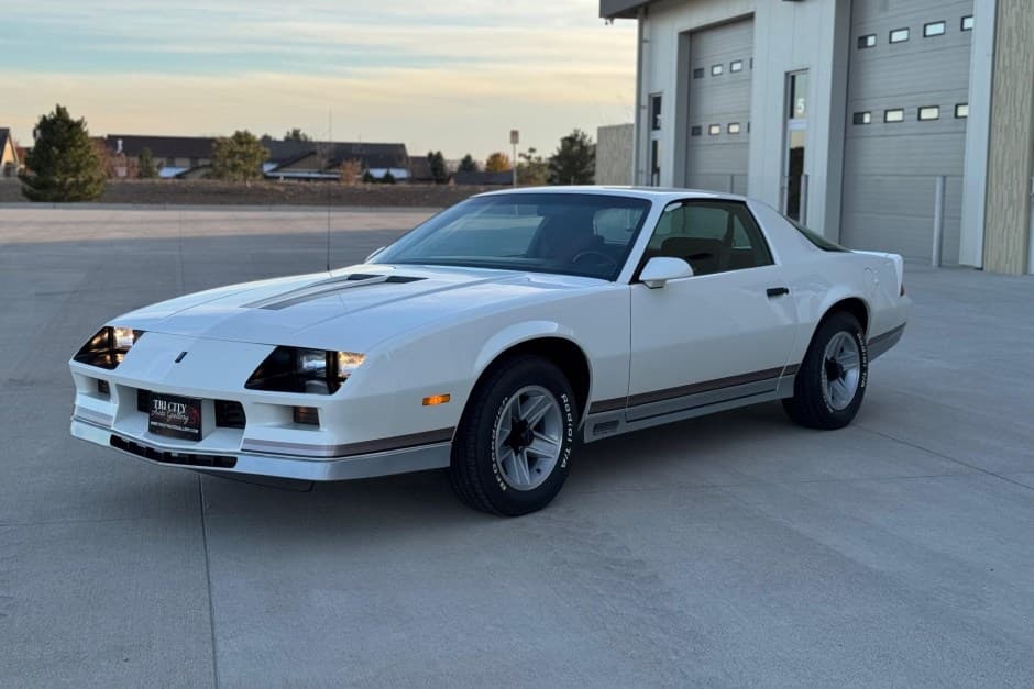 1984 Chevrolet Camaro 3rd Generation 1982-1992 sold for $19,500