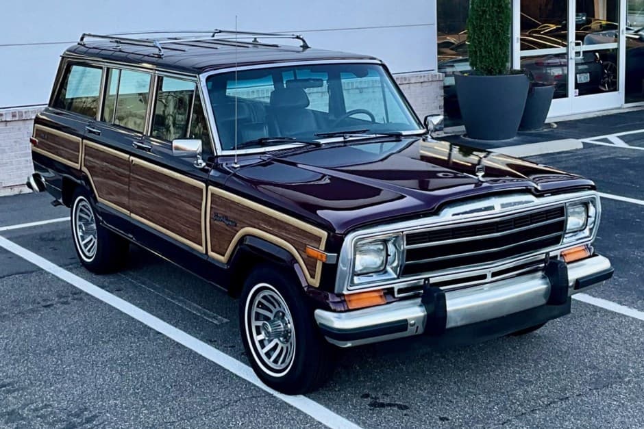 1988 Jeep SJ Grand Wagoneer sold for $21,500