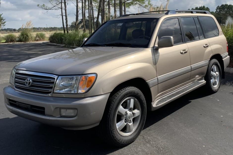 2003 Toyota Land Cruiser 100-Series sold for $9,200