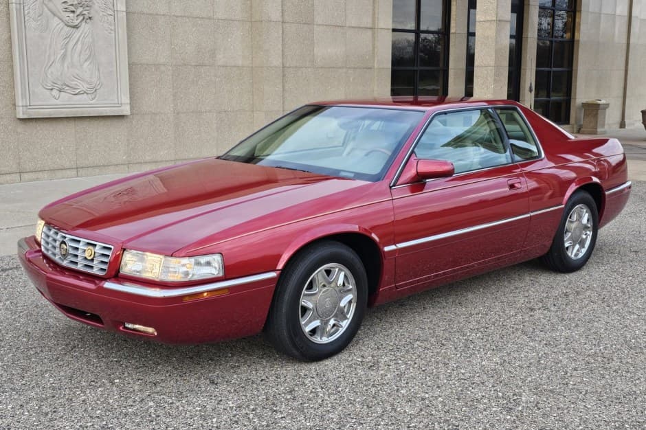 2001 Cadillac Eldorado (1992-2002) sold for $7,600