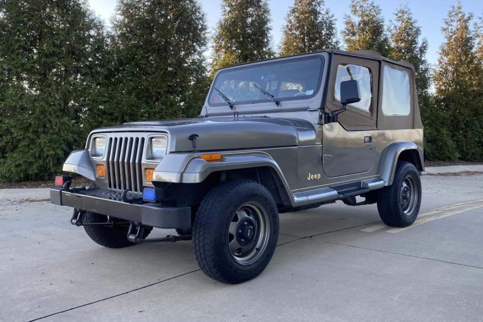 1991 Jeep Wrangler YJ (1987-1995) sold for $19,000