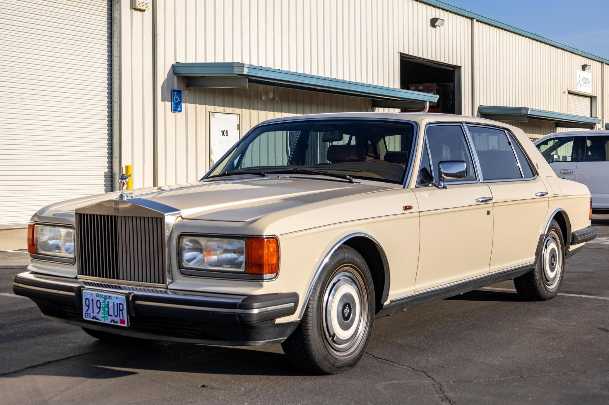 1988 Rolls-Royce Silver Spur sold for $7,700