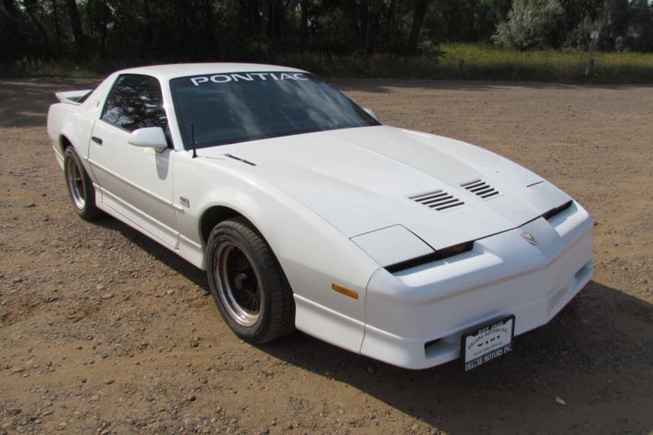 1987 Pontiac Firebird (1982-1992) sold for $9,450