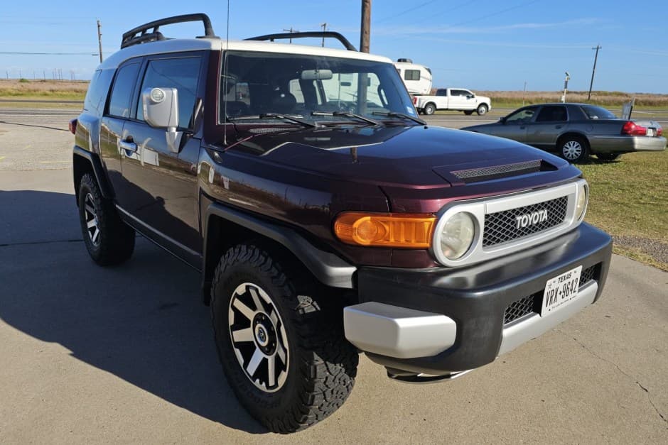 2007 Toyota FJ Cruiser sold for $10,500