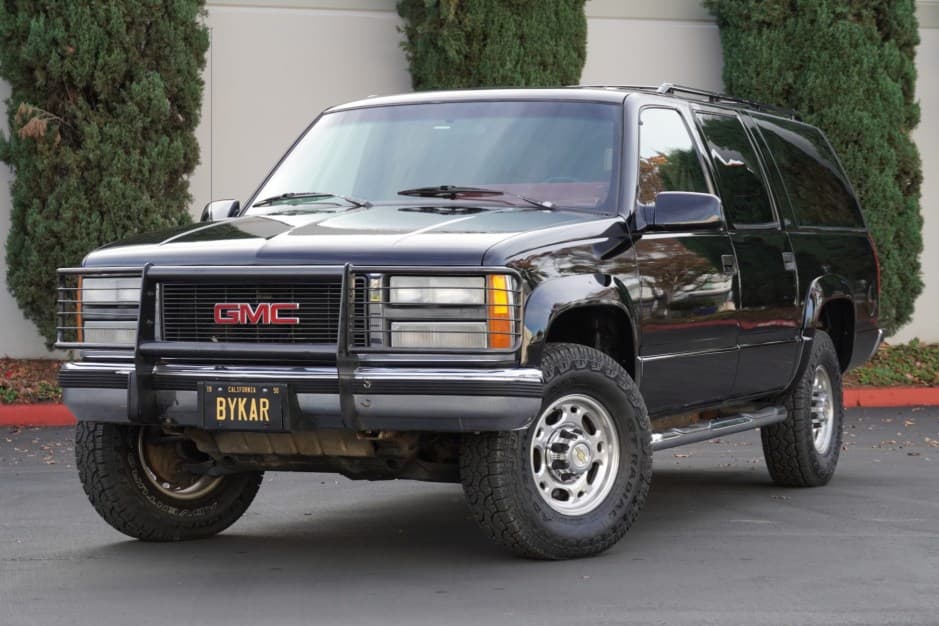 1993 GMC Suburban (GMT400 1992-1999) sold for $10,850