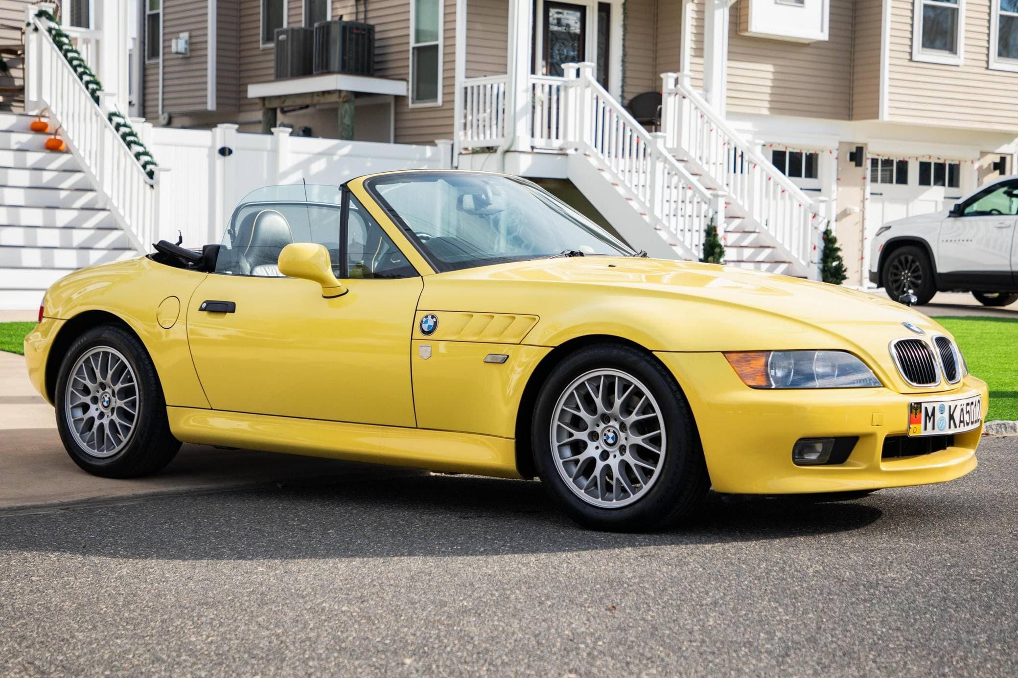 1998 BMW Z3 sold for $7,003