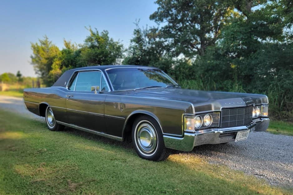 1969 Lincoln Continental (1961-1969) sold for $9,270