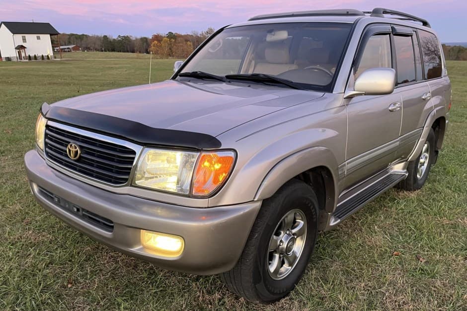 2001 Toyota Land Cruiser 100-Series sold for $24,750