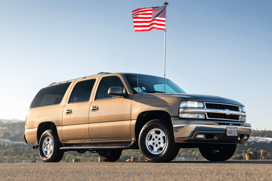 2003 Chevrolet Suburban (GMT800 2000-2006) sold for $14,750