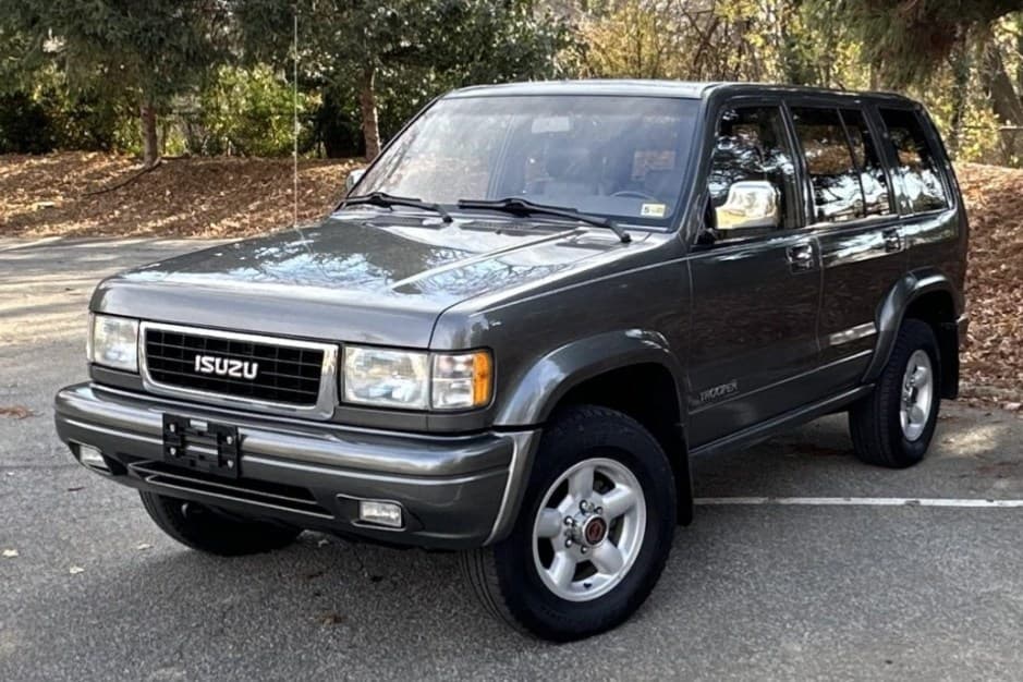 1995 Isuzu Trooper sold for $7,800