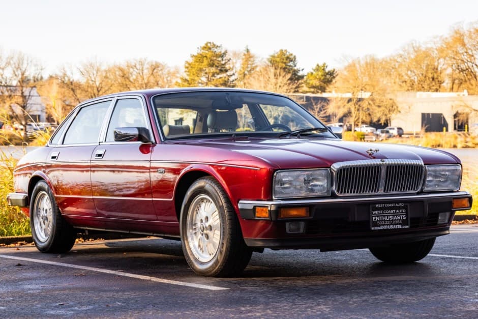 1994 Jaguar XJ40 XJ (1988-1994) sold for $6,000