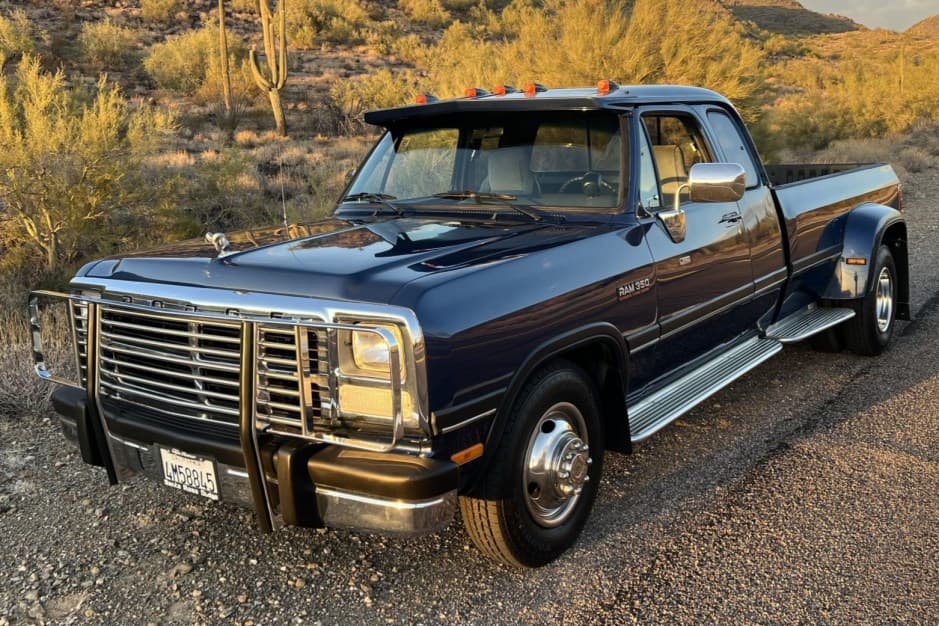 1992 Dodge Ram (1981-1993) sold for $27,500