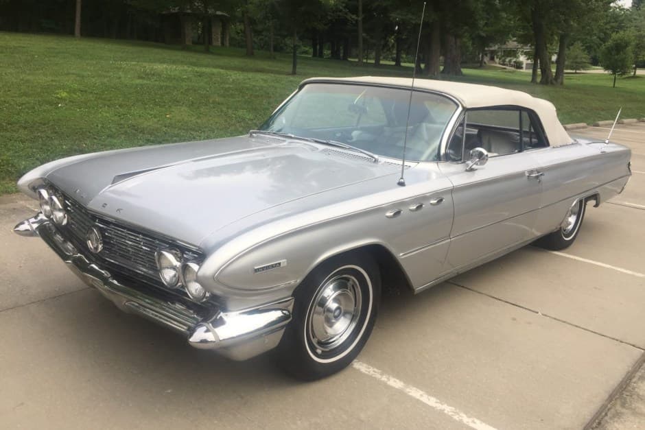 1961 Buick  sold for $9,000