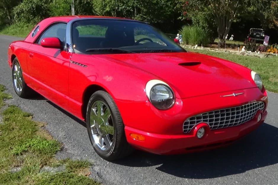 2002 Ford Thunderbird (2002-2005) sold for $8,600